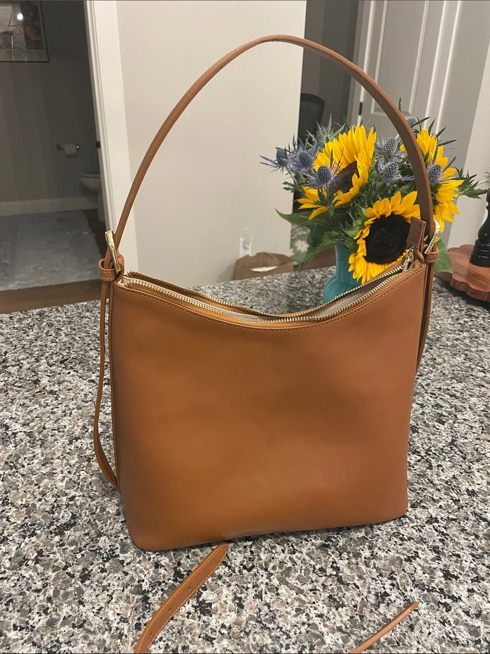 Vestirsi Italy Classic Harper Hobo and satchel. NWOT.